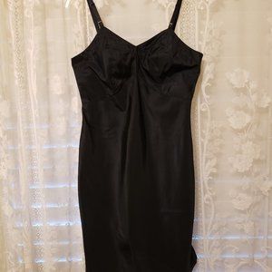 Vintage black slip with side zipper, size Medium, bust size 36